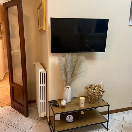 Casa La Rocca דירה לוקה